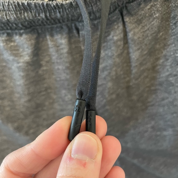 Lululemon Men’s Pace Breaker Short Small - Picture 9 of 9